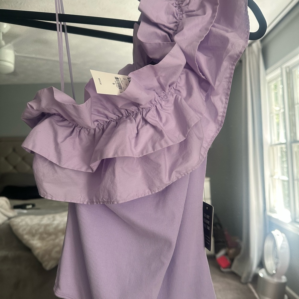 One Shoulder Ruffle bodysuit - Picture 2 of 6